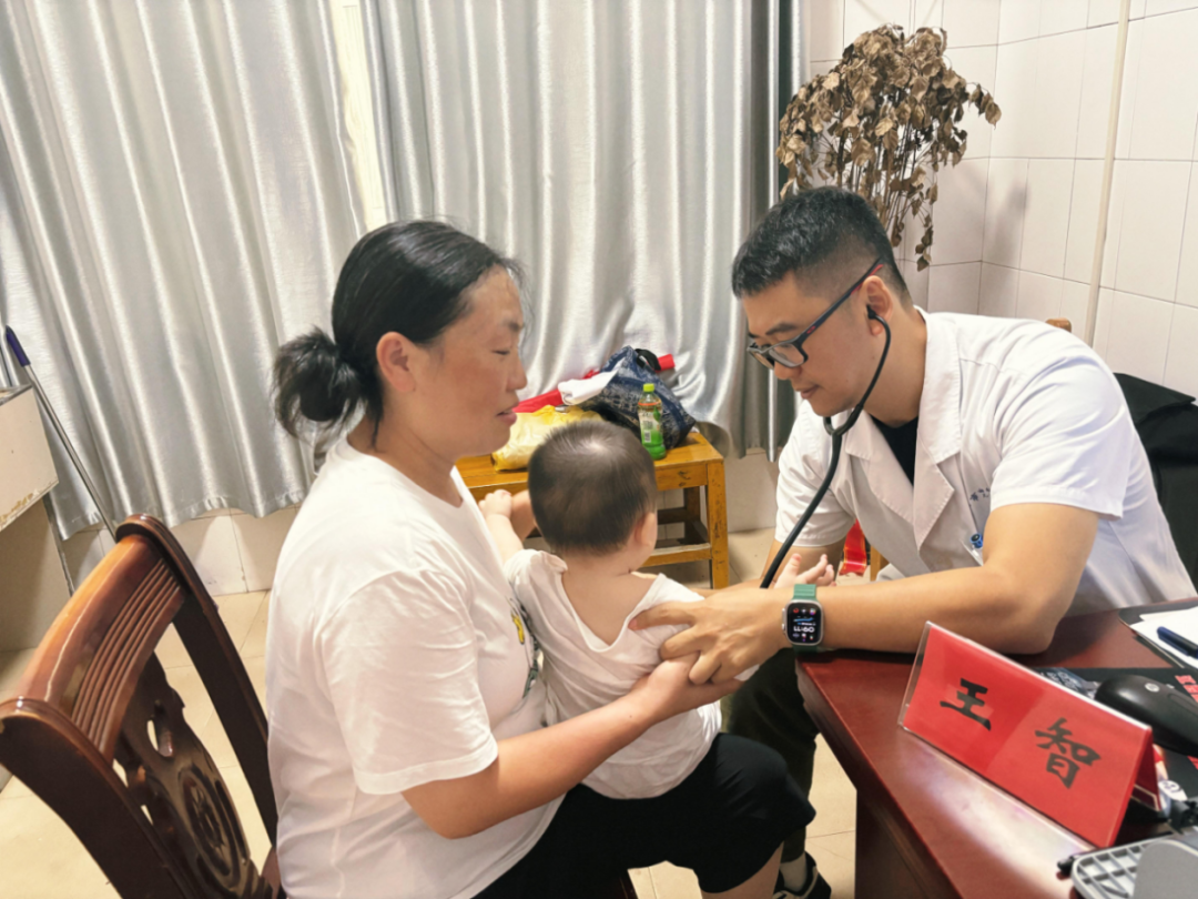 九江市妇幼保健院专家团队走进都昌县开展儿童心脏健康公益行动